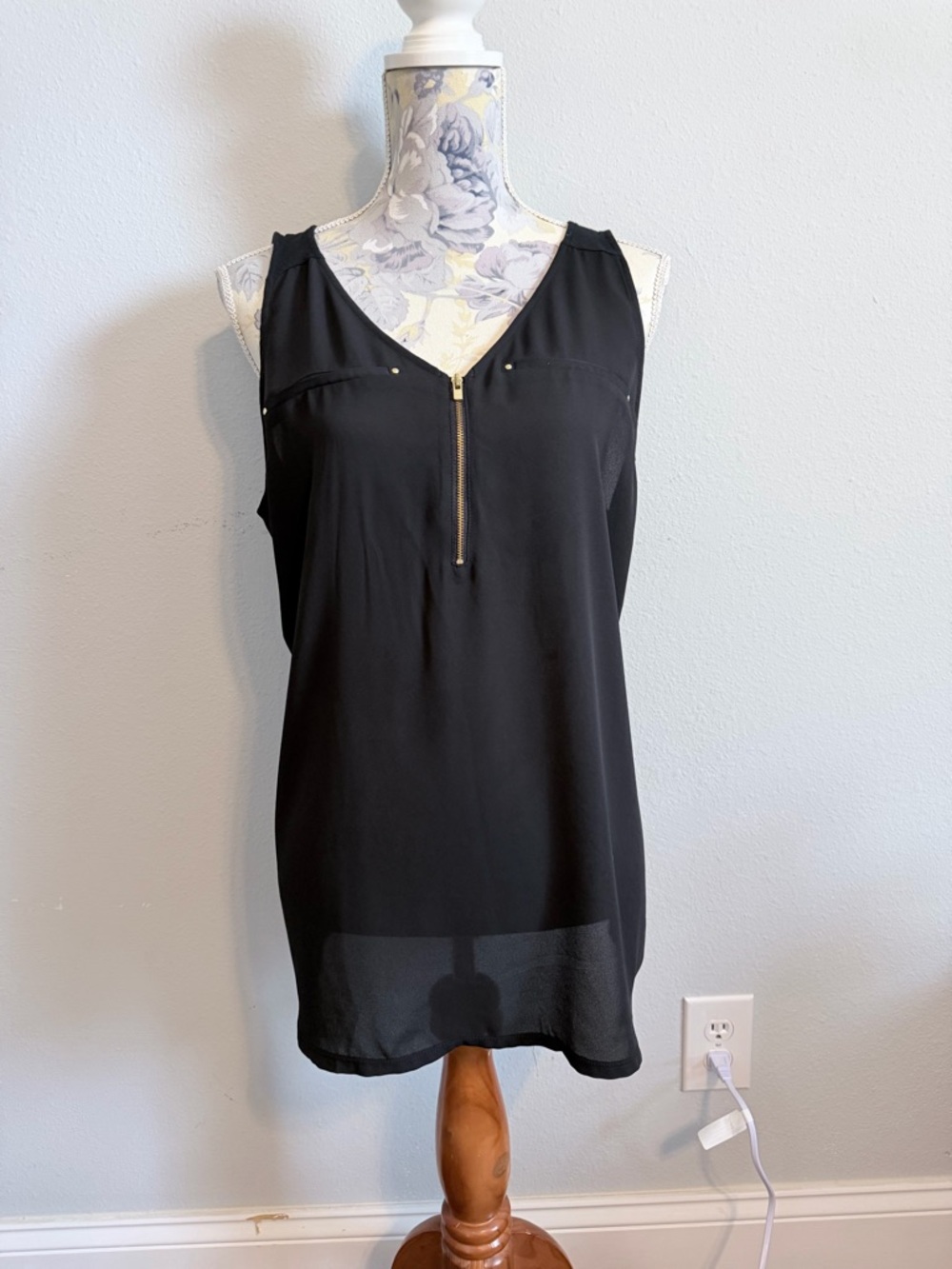 EXPRESS Black Sleeveless Blouse XL Zip Front Gold Hardware Sheer Hem Top